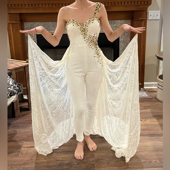 ‼️LAST DAY TO BUY: 1/31/2025‼️ 💛FUN FASHION💛 - Picture 5 of 15